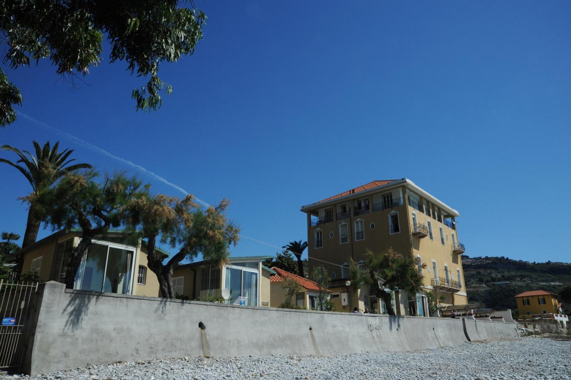 Casette Sul Mare Ferdinando Holiday home *